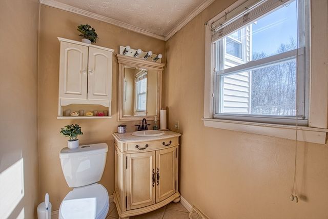 12 Brewster Rd, Randolph, MA 02368