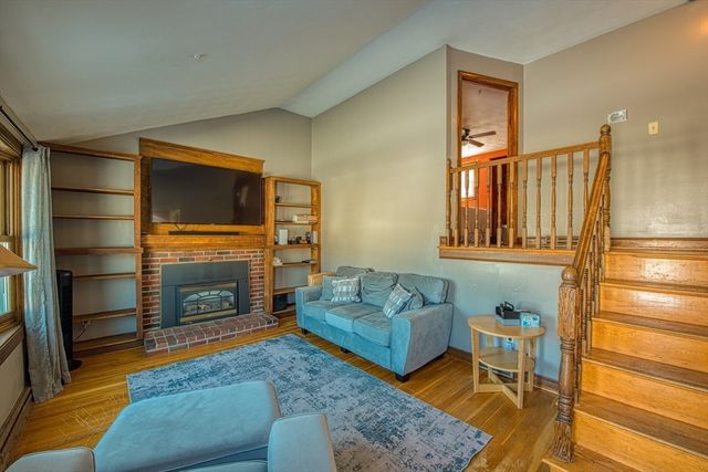 12 Brewster Rd, Randolph, MA 02368