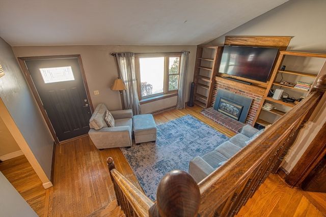 12 Brewster Rd, Randolph, MA 02368