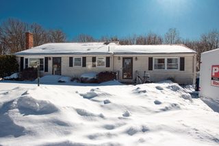 12 Brewster Rd, Randolph, MA 02368