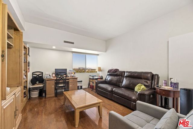 1155 N La Cienega Boulevard 1002, West Hollywood, CA 90069