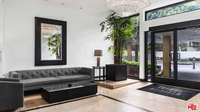 1155 N La Cienega Boulevard 1002, West Hollywood, CA 90069