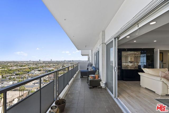 1155 N La Cienega Boulevard 1002, West Hollywood, CA 90069