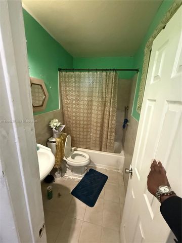 4021 SW 26th St, West Park, FL 33023