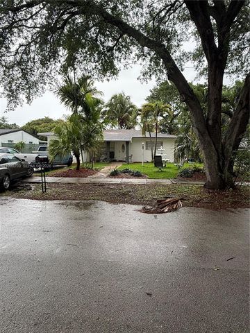 4021 SW 26th St, West Park, FL 33023