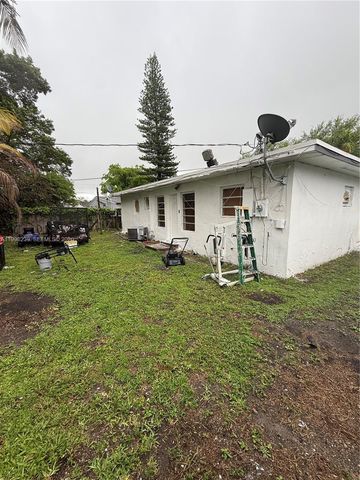 4021 SW 26th St, West Park, FL 33023