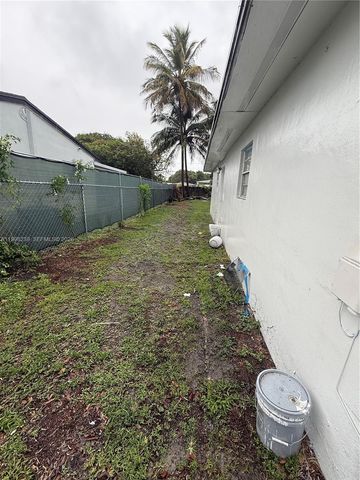 4021 SW 26th St, West Park, FL 33023