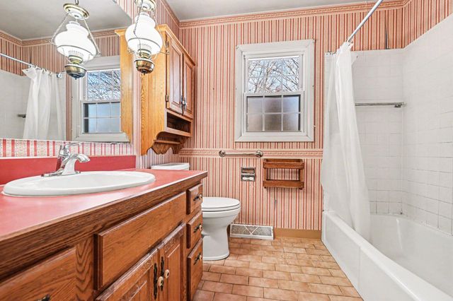 718 S Douglas Avenue, Three Rivers City, MI 49093