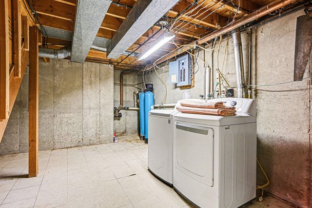 718 S Douglas Avenue, Three Rivers City, MI 49093