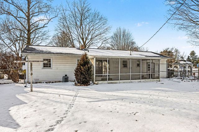 718 S Douglas Avenue, Three Rivers City, MI 49093