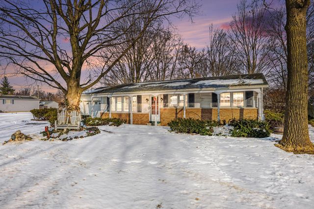 718 S Douglas Avenue, Three Rivers City, MI 49093