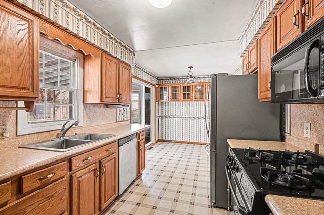 718 S Douglas Avenue, Three Rivers City, MI 49093