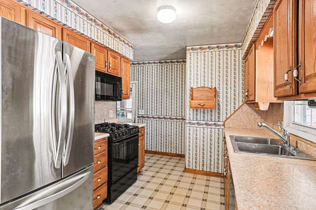 718 S Douglas Avenue, Three Rivers City, MI 49093