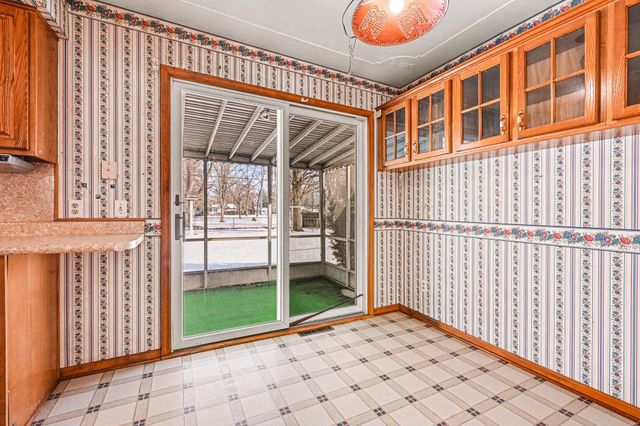 718 S Douglas Avenue, Three Rivers City, MI 49093