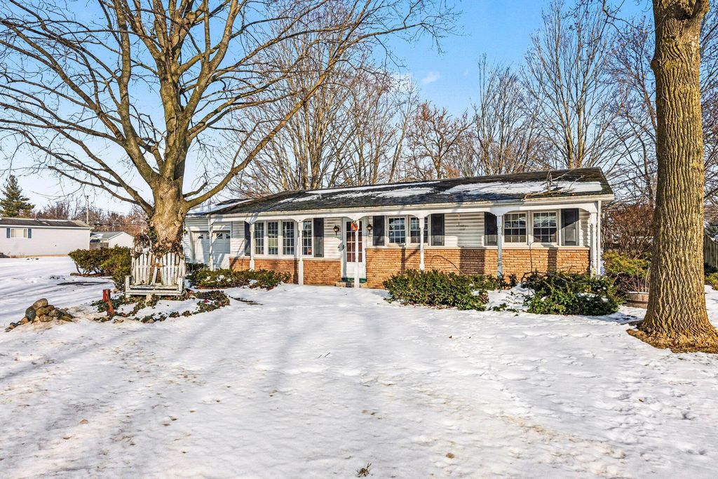 718 S Douglas Avenue, Three Rivers City, MI 49093