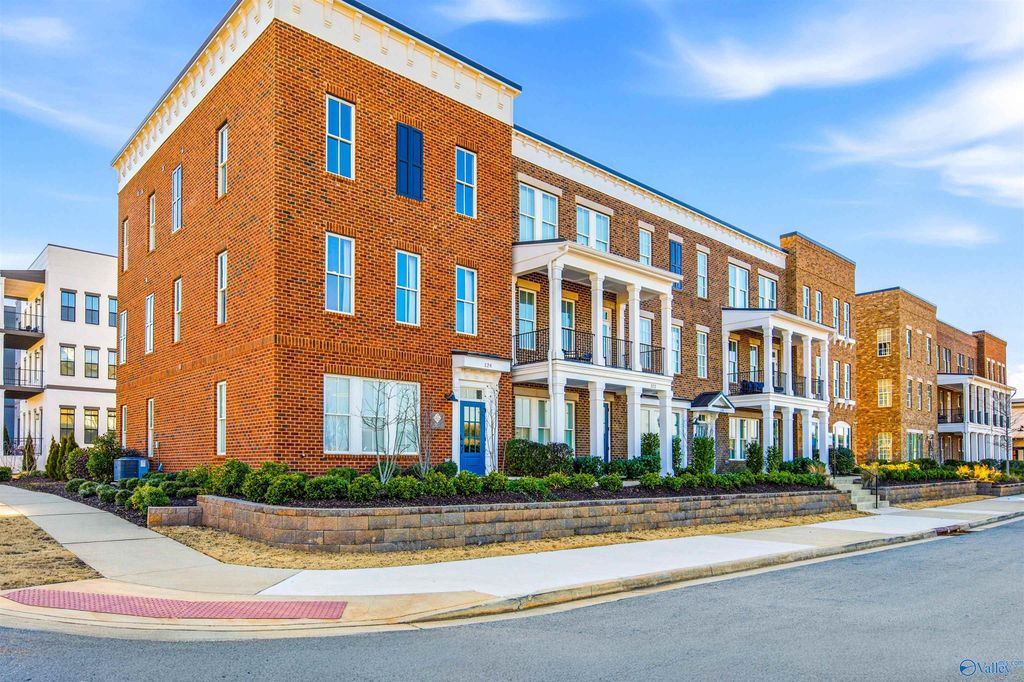 124 Saint Louis Street, Madison, AL 35758