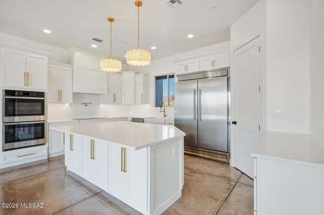 11790 N Migitty Lane, Tucson, AZ 85742