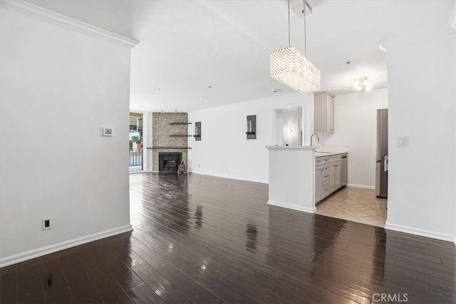 7320 Hawthorn Avenue 108, Los Angeles, CA 90046