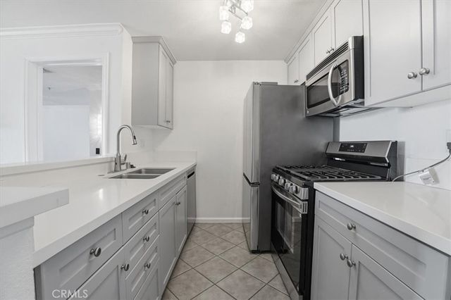 7320 Hawthorn Avenue 108, Los Angeles, CA 90046