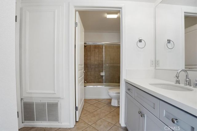 7320 Hawthorn Avenue 108, Los Angeles, CA 90046