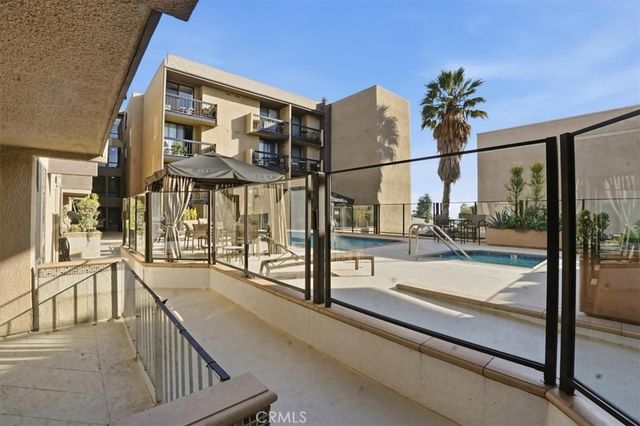 7320 Hawthorn Avenue 108, Los Angeles, CA 90046