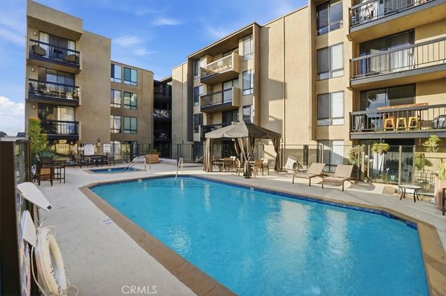 7320 Hawthorn Avenue 108, Los Angeles, CA 90046