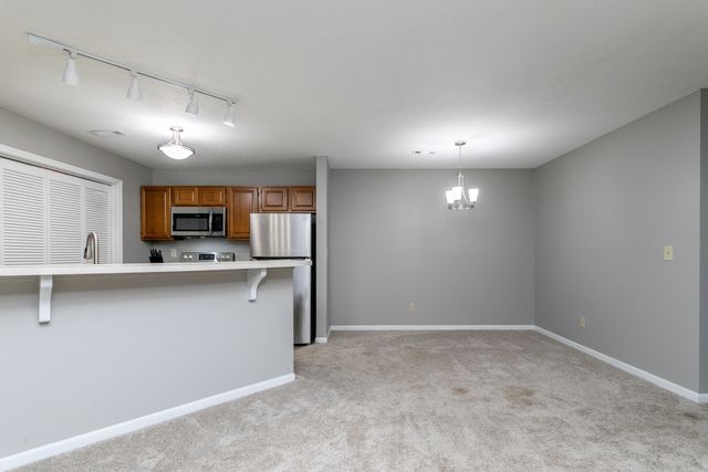2403 PARK DEVILLE PL, Columbia, MO 65203