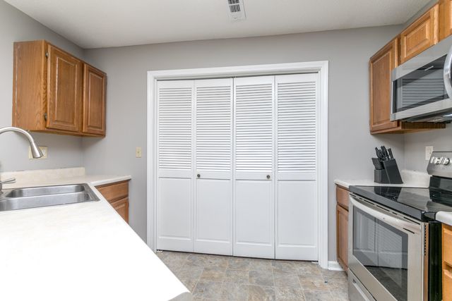 2403 PARK DEVILLE PL, Columbia, MO 65203