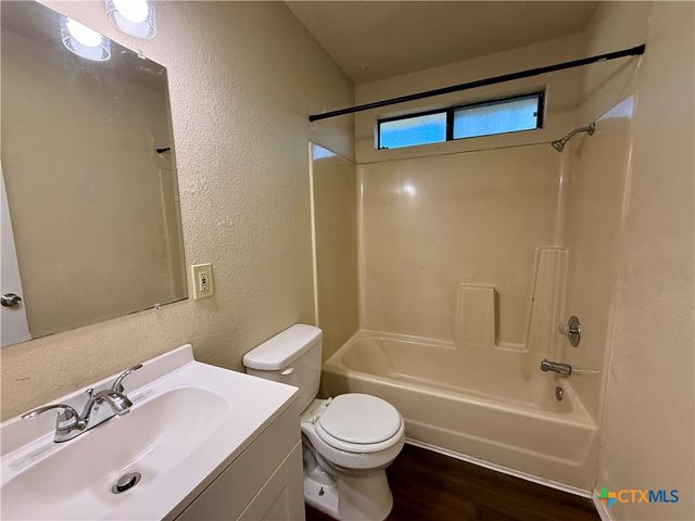 1728 Colleen, Canyon Lake, TX 78133