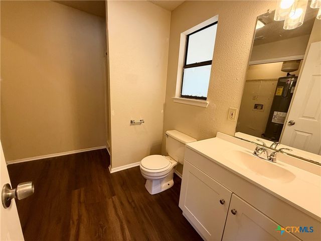 1728 Colleen, Canyon Lake, TX 78133