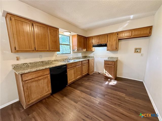 1728 Colleen, Canyon Lake, TX 78133