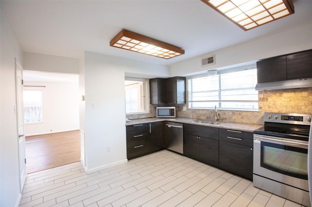 2627 The Highlands Drive, Sugar Land, TX 77478