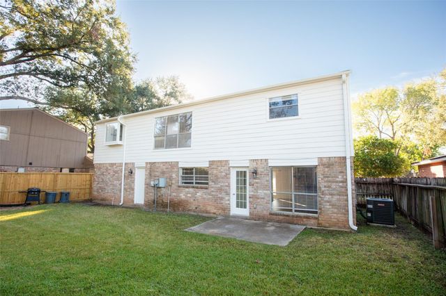 2627 The Highlands Drive, Sugar Land, TX 77478