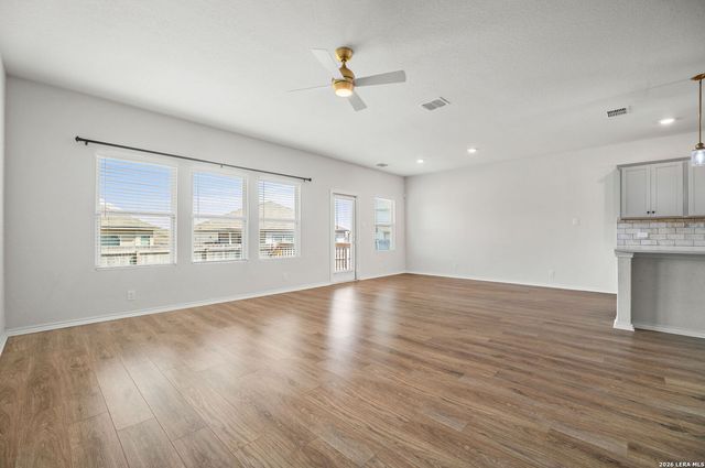6930 STIPE Ln, Converse, TX 78109