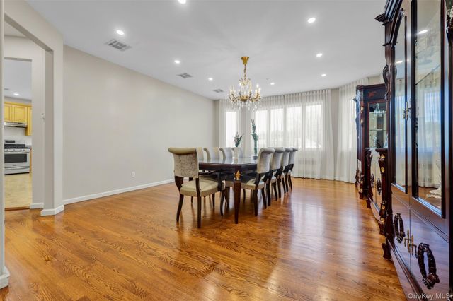6 Rose Garden Way 304, Monsey, NY 10952