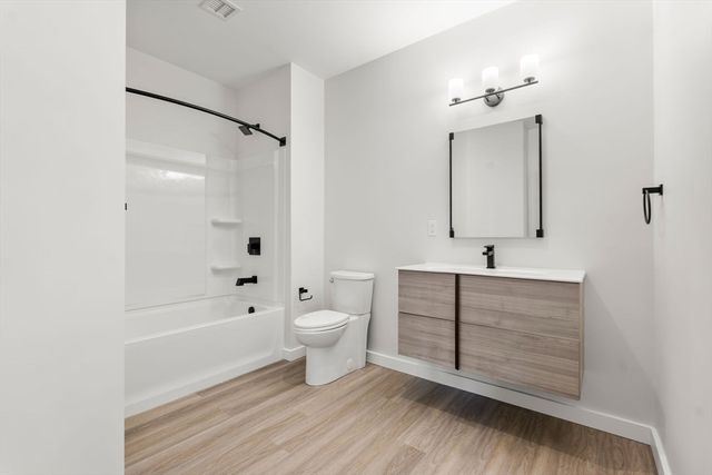 10 Somerset 406, Winthrop, MA 02152
