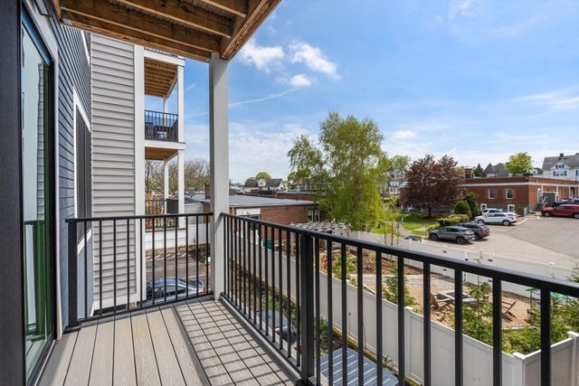 10 Somerset 406, Winthrop, MA 02152