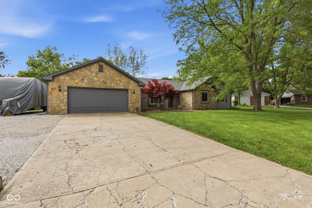7164 Sandalwood Drive, Avon, IN 46123
