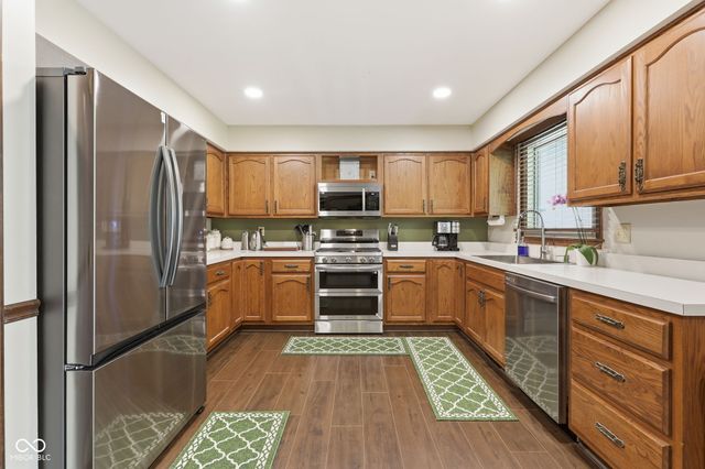 7164 Sandalwood Drive, Avon, IN 46123
