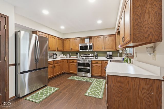 7164 Sandalwood Drive, Avon, IN 46123