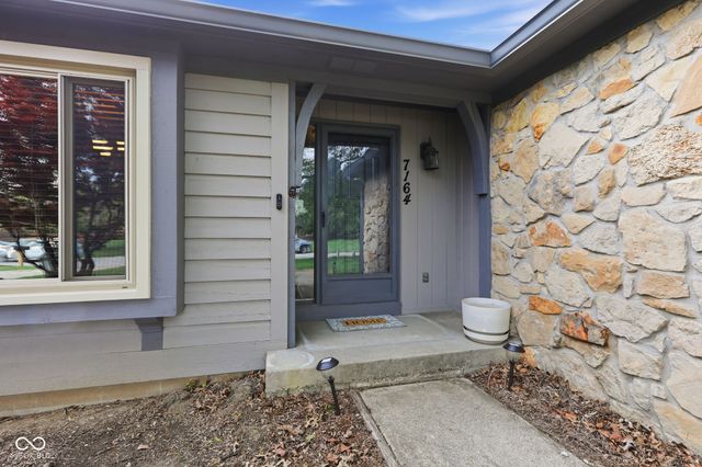 7164 Sandalwood Drive, Avon, IN 46123