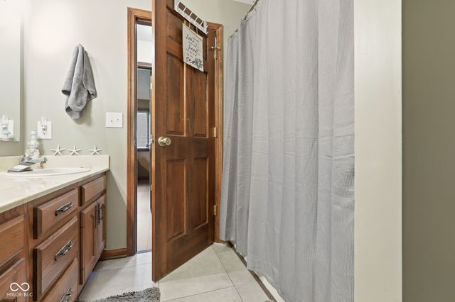 7164 Sandalwood Drive, Avon, IN 46123