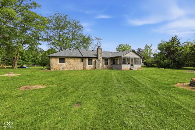 7164 Sandalwood Drive, Avon, IN 46123