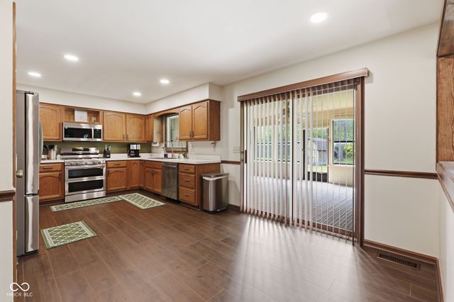 7164 Sandalwood Drive, Avon, IN 46123