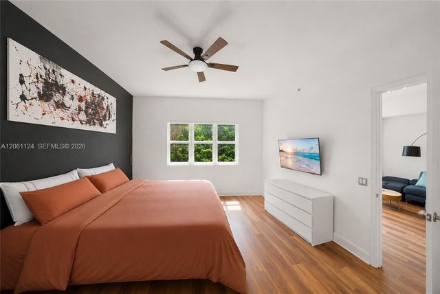 15051 Royal Oaks Lane 102, North Miami, FL 33181