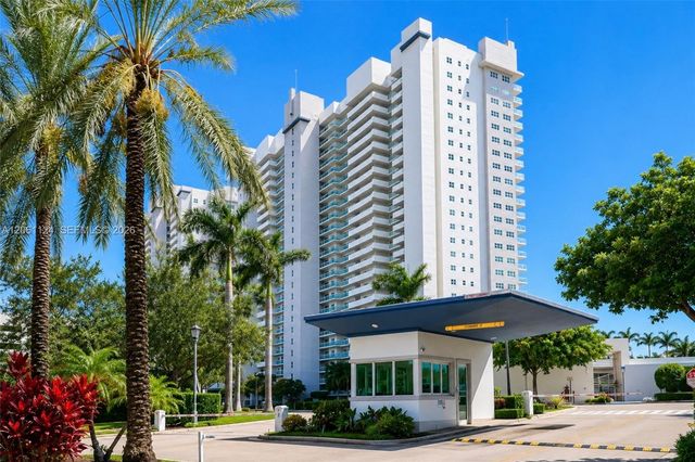 15051 Royal Oaks Lane 102, North Miami, FL 33181