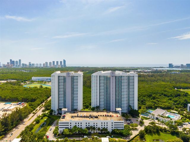 15051 Royal Oaks Lane 102, North Miami, FL 33181