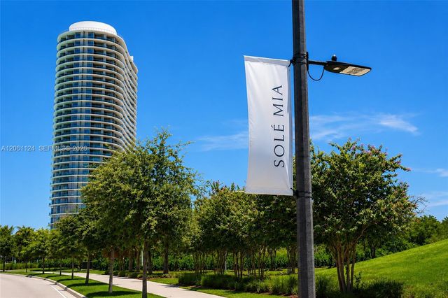15051 Royal Oaks Lane 102, North Miami, FL 33181