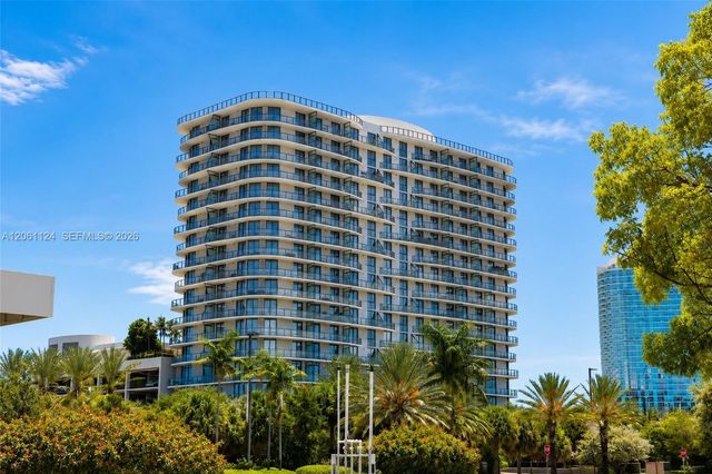 15051 Royal Oaks Lane 102, North Miami, FL 33181