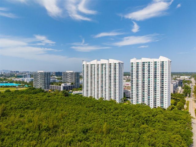 15051 Royal Oaks Lane 102, North Miami, FL 33181